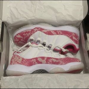 Wmns Air Jordan 11 Retro Low ‘Pink Snakeskin’